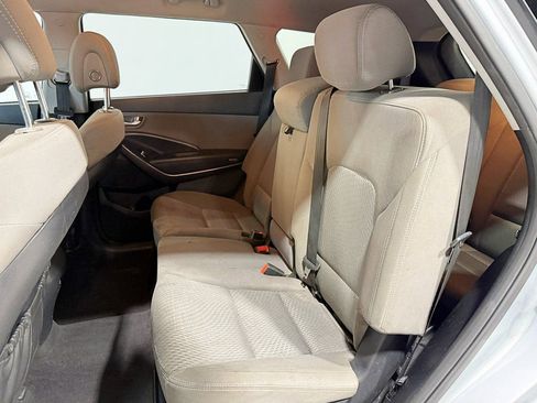 Used 2017 Hyundai Santa Fe SE image 32