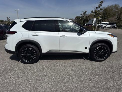 Used 2026 Nissan Rogue SV image 2