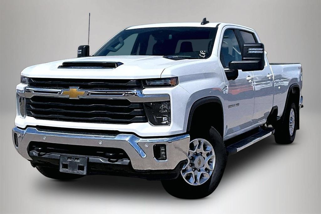 Used 2025 Chevrolet Silverado 3500 LT w/ Safety Package AWD/4WD image 3