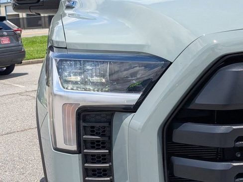 Used 2025 Toyota Tundra Limited AWD/4WD image 10