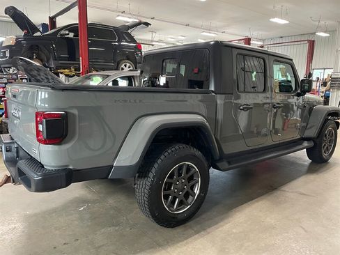 Used 2020 Jeep Gladiator Overland AWD/4WD image 7