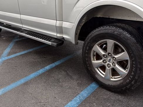 Used 2018 Ford F150 Lariat w/ Equipment Group 502A Luxury AWD/4WD image 9