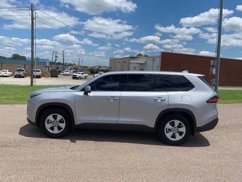 Used 2026 Toyota Grand Highlander FWD image 4