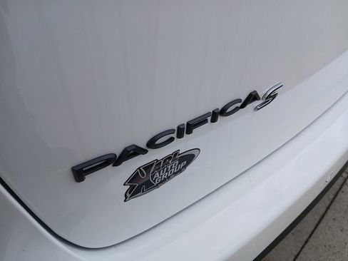 New 2026 Chrysler Pacifica Select w/ S Appearance Package FWD image 32