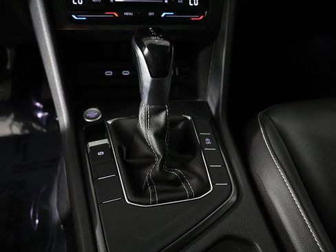 Used 2023 Volkswagen Tiguan SE w/ Panoramic Sunroof Package FWD image 47