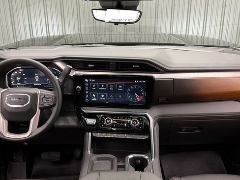 Used 2025 GMC Sierra 3500 Denali w/ Denali Reserve Package image 43