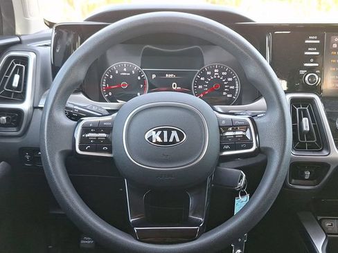 Used 2021 Kia Sorento LX FWD image 14