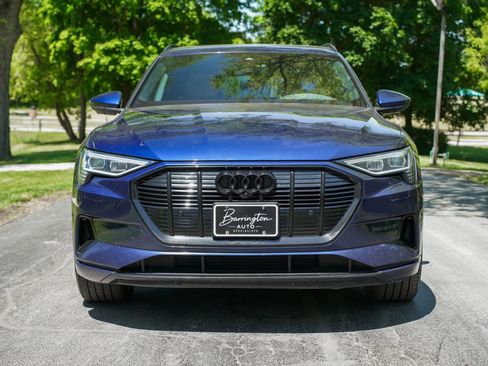 Used 2022 Audi e-tron Premium Plus AWD/4WD image 2