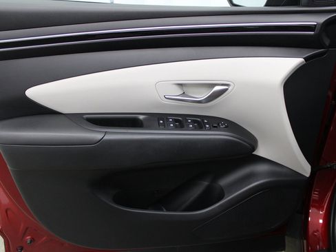 Used 2024 Hyundai Tucson SE image 11