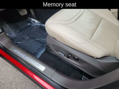 Used 2020 Ford Explorer Platinum w/ Premium Technology Package image 22