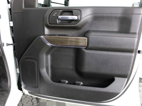 Used 2023 Chevrolet Silverado 2500 LT image 34