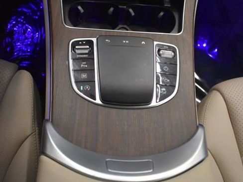 Used 2022 Mercedes-Benz GLC 300 4MATIC image 28