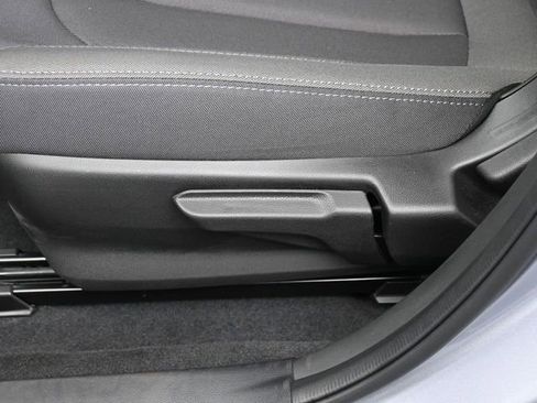 Used 2025 Subaru Crosstrek 2.0i Premium image 17