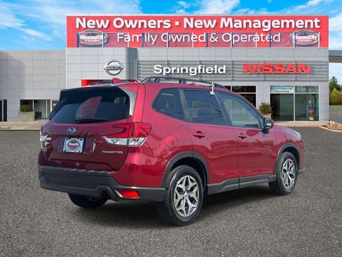 Used 2023 Subaru Forester Premium AWD/4WD image 5