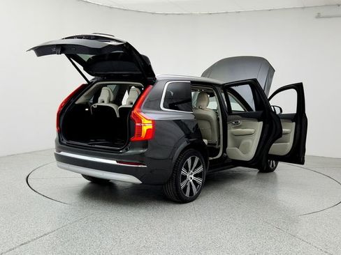 Certified 2022 Volvo XC90 T6 Inscription w/ Advanced Package image 11