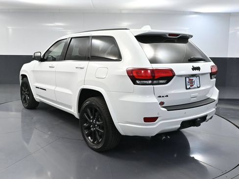 Used 2021 Jeep Grand Cherokee Laredo X AWD/4WD image 9