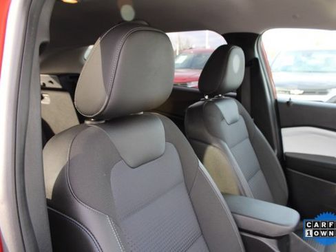 Used 2024 Chevrolet Trax LT w/ LT Convenience Package image 39