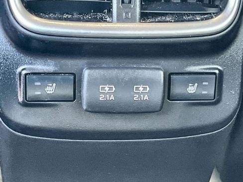 Used 2021 Subaru Outback Limited image 19