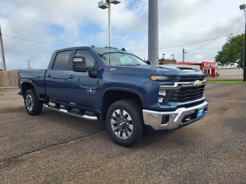 New 2026 Chevrolet Silverado 2500 LT AWD/4WD image 7