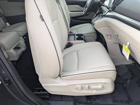 Certified 2026 Honda Odyssey Touring image 24