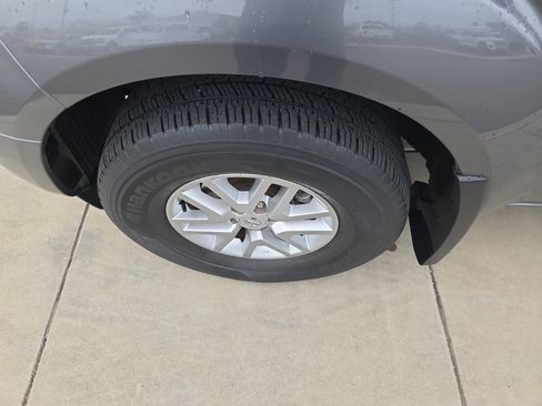 Used 2021 Nissan Frontier SV w/ SV Utility Package image 9