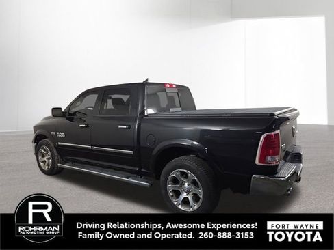Used 2018 RAM 1500 Laramie w/ Convenience Group AWD/4WD image 11