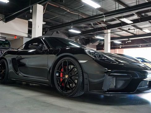 Used 2022 Porsche 718 Boxster Spyder RWD image 2