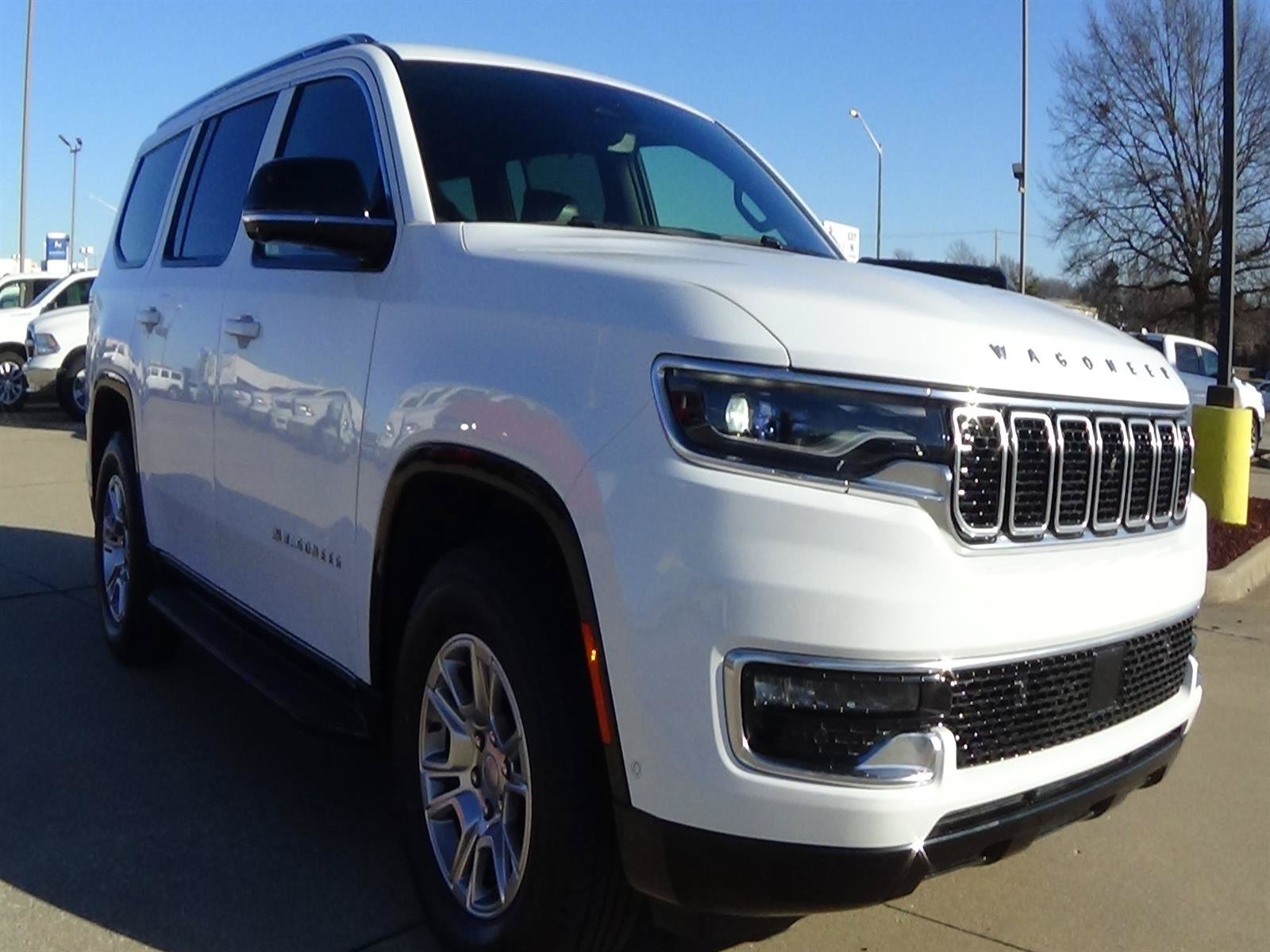 Used 2025 Jeep Wagoneer L 4WD w/ Convenience Group I image 4
