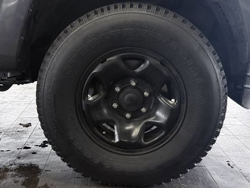 Used 2023 Toyota Tacoma SR image 41