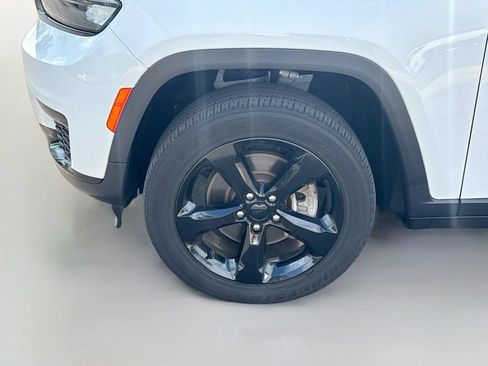Used 2023 Jeep Grand Cherokee L Laredo AWD/4WD image 35