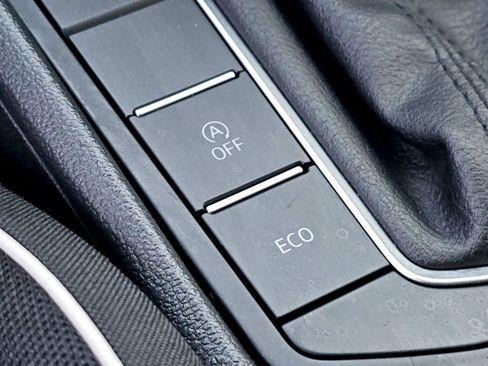 Used 2022 Volkswagen Jetta Sport FWD image 9
