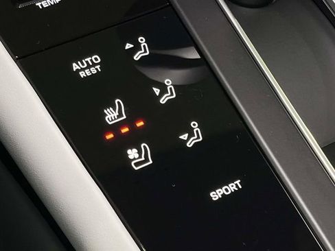 New 2026 Porsche Macan image 31