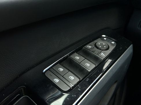 Used 2025 Nissan Pathfinder SL w/ SL Premium Package FWD image 12