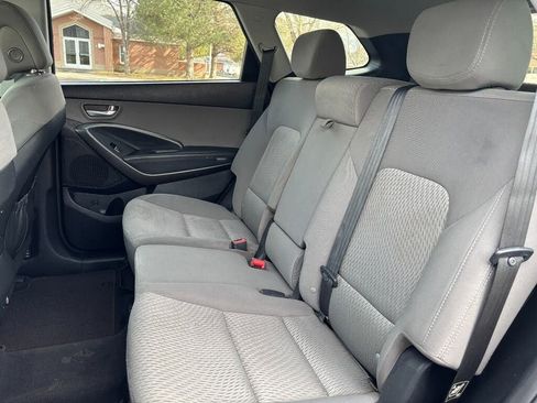 Used 2017 Hyundai Santa Fe SE FWD image 13