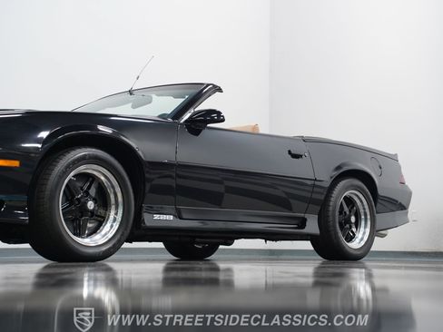 Used 1991 Chevrolet Camaro Z28 RWD image 23