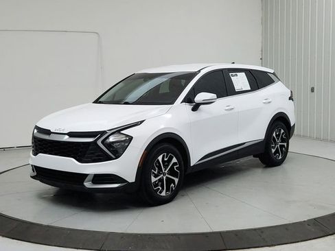 Used 2023 Kia Sportage EX image 3