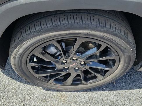 Used 2023 GMC Terrain SLE w/ Driver Convenience Package FWD image 11