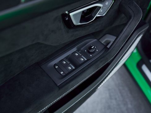 Used 2024 Lamborghini Urus Performante image 36