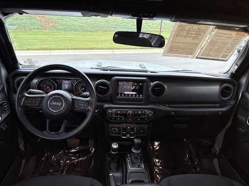 Used 2023 Jeep Wrangler Unlimited Sport AWD/4WD image 20