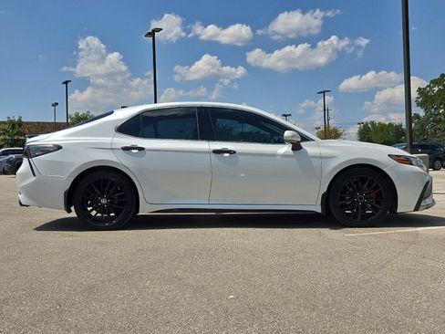 Used 2022 Toyota Camry XSE FWD image 6