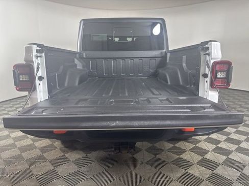 Used 2025 Jeep Gladiator Mojave w/ Convenience Group AWD/4WD image 20