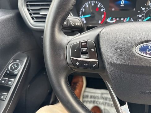 Used 2022 Ford Escape SE w/ SE Sport Appearance Package image 22