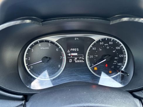 Used 2020 Nissan Versa S image 24