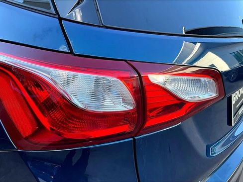 Used 2020 Chevrolet Equinox LT FWD image 27