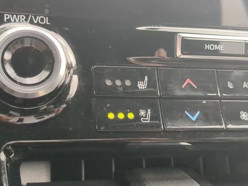 Used 2021 Toyota Highlander Platinum image 22