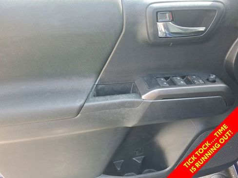 Certified 2022 Toyota Tacoma TRD Sport w/ Technology Package AWD/4WD image 16