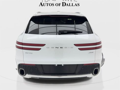Used 2024 Genesis GV70 2.5T w/ Select Package image 11