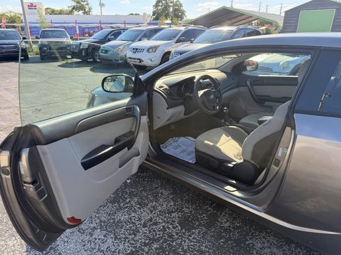 Used 2011 Kia Forte Koup EX FWD image 9