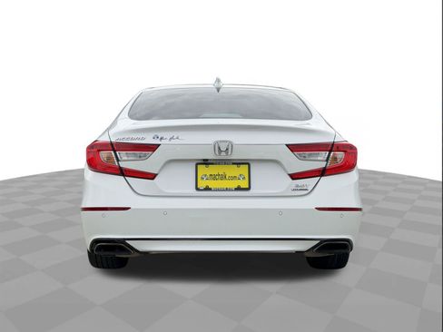 Used 2020 Honda Accord Touring image 4