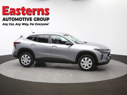 Used 2024 Chevrolet Trax LS FWD image 45